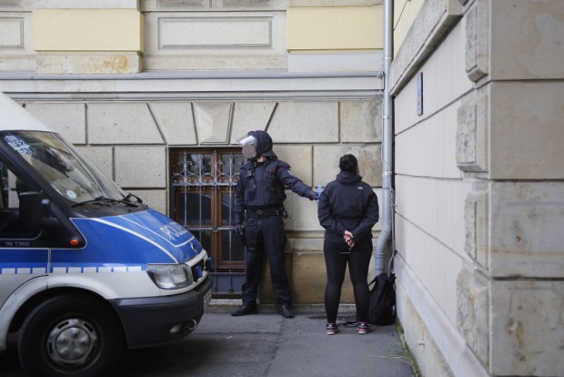Die Polizei nahm die Personalien von mehr als 50 Personen auf. Foto: Alexander Böhm