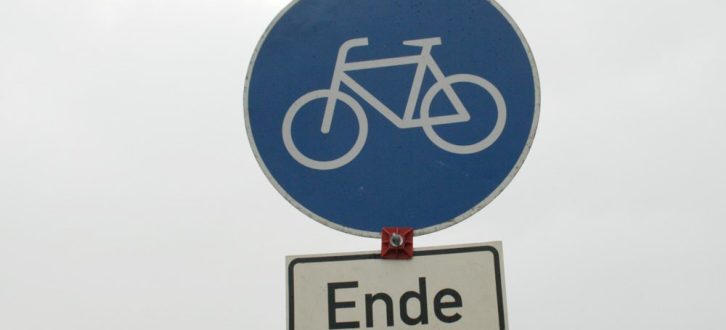 Radweg zu Ende. Foto: Ralf Julke