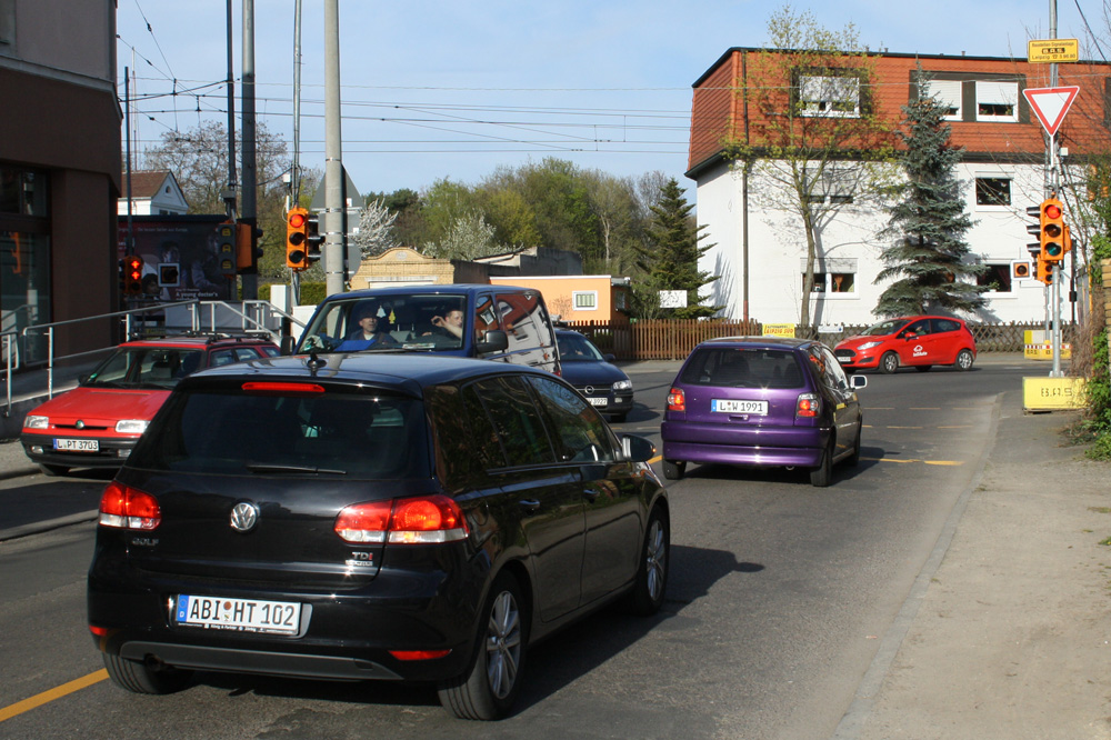 Ampelsituation an der Kreuzung Matzelstraße (unten) und Bornaische Straße (oben). Foto: Ralf Julke