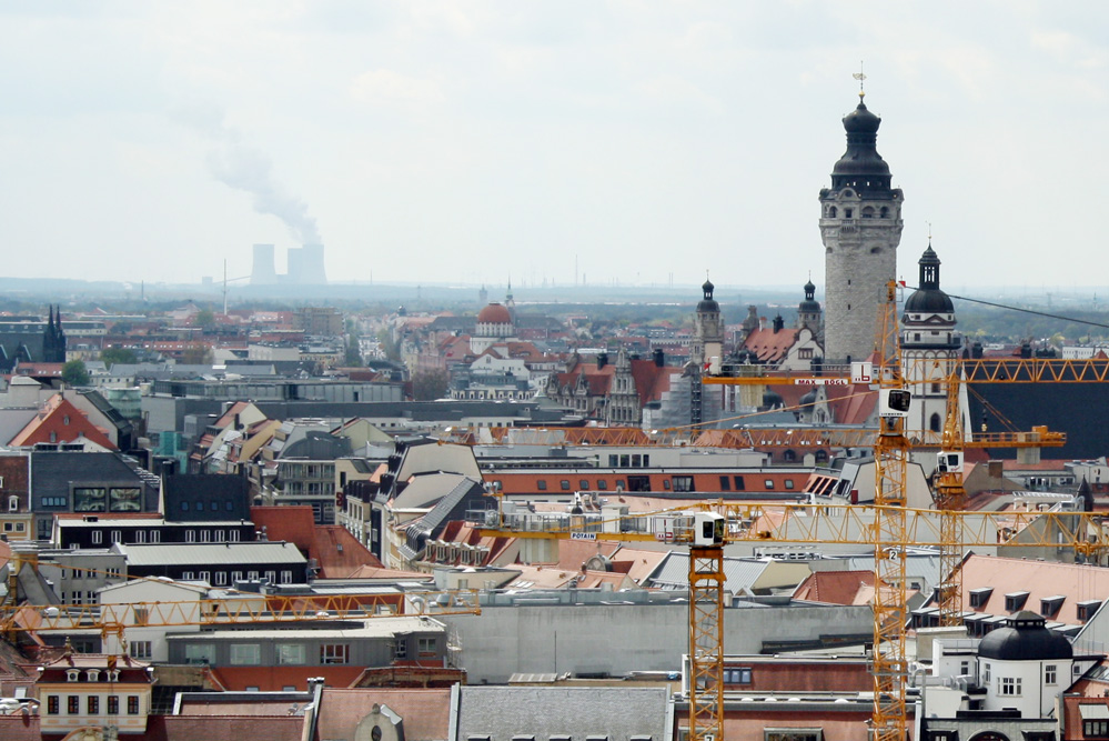 Blick zur Thomaskirche und zum Turm des Neuen Rathauses. Foto: Ralf Julke