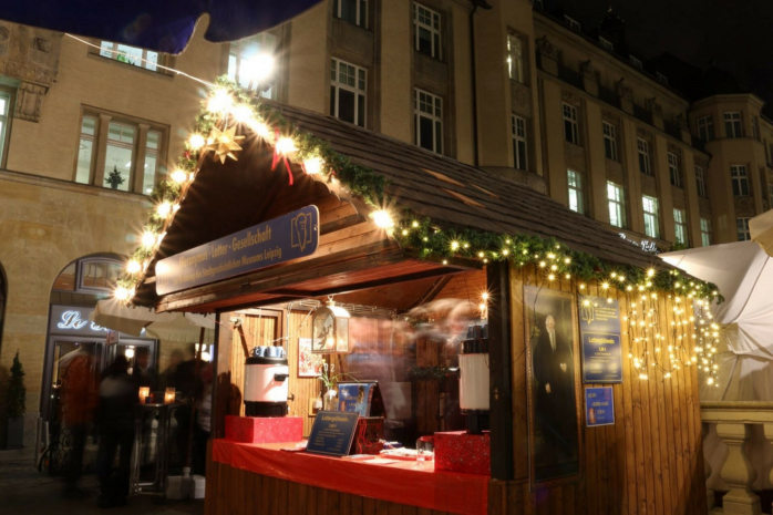 Lotterbude-auf-dem-Leipziger-Weihnachtsmarkt-2024