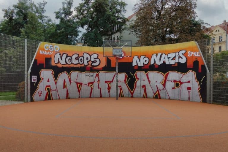 Kampf Gegen „Linksextremismus“ In Leipzig: Ein Graffito In Connewitz ...