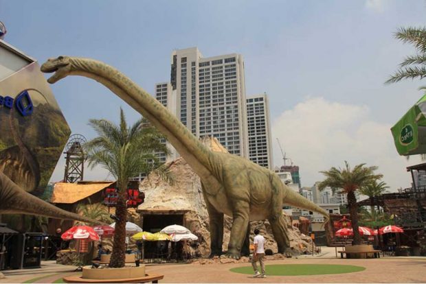 Argentinosaurus - im Sommer ziehen die Helden der Urzeit in den Zoo Leipzig ein. Foto: Dino Don
