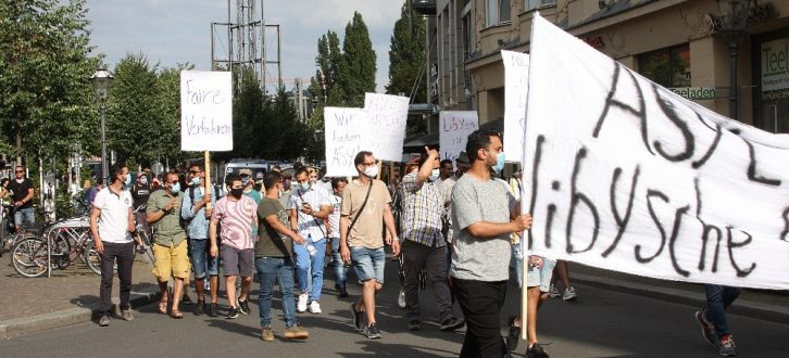 Uneinheitliche Urteile über Abschiebungen, katatsrophale Lage in Libyen. Eine Demo machte am 23. Juli auf Unrecht aufmerksam. Foto: L-IZ.de