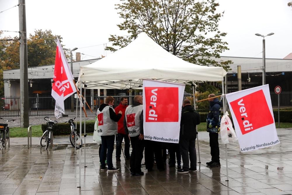 Wenn Zuruckgeklatscht Wird Die Systemrelevanten Im Streik Video Nachrichten Aus Leipzig Leipziger Zeitung