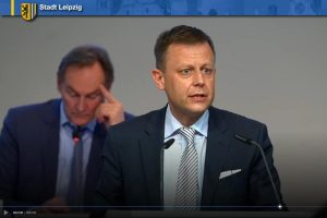Torsten Bonew bei seiner Rede zur Abstimmung des Doppelhaushalts 2021/2022. Screenshot: LZ