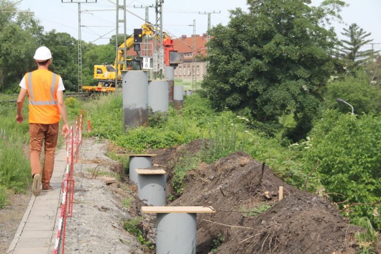 Ab Sonntag wird’s laut Bahn baut 600 Meter Lärmschutz