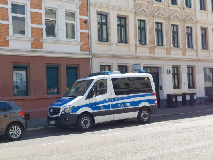 Zusammenhang Zum Prozess Gegen Lina E.: Razzia In Leipzig-Connewitz ...