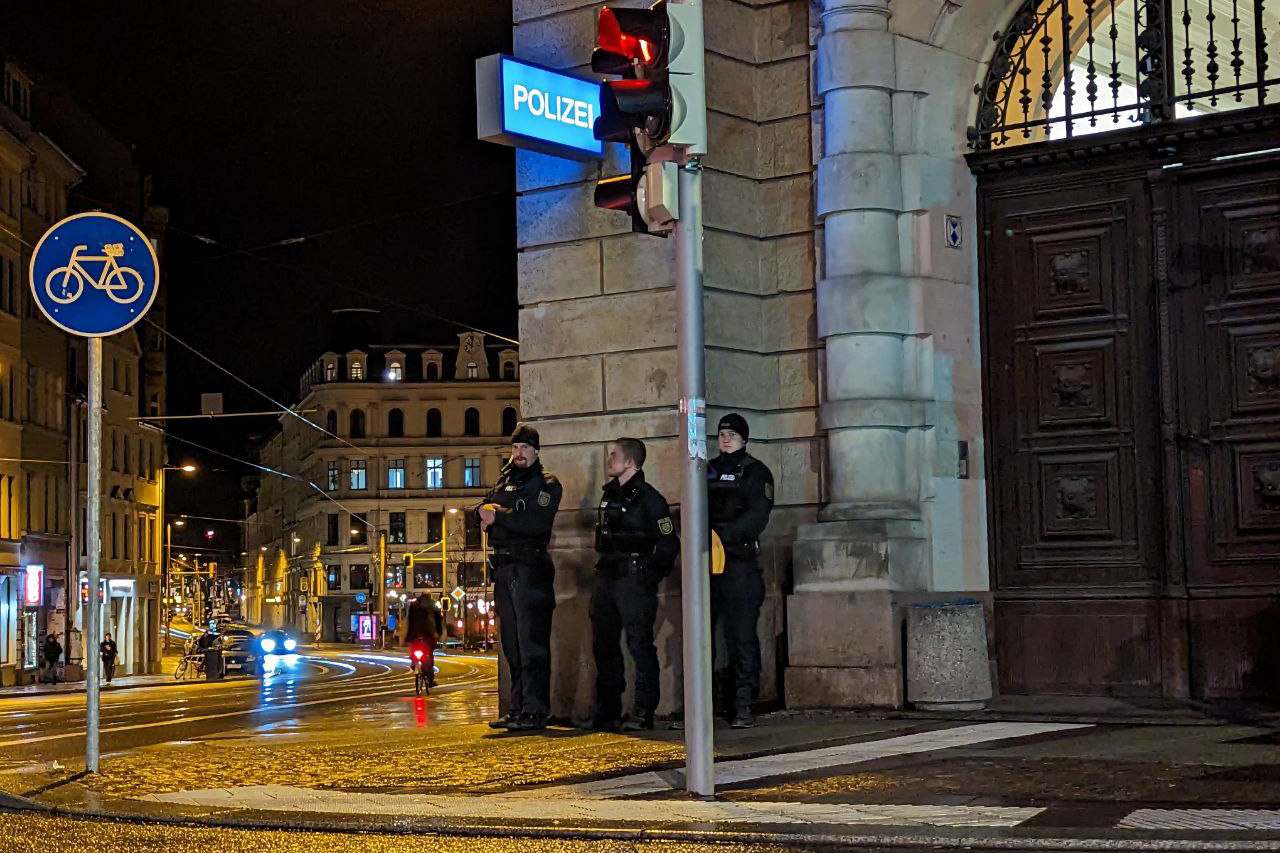 Police Operation and Spontaneous Demonstration in Leipzig Connewitz