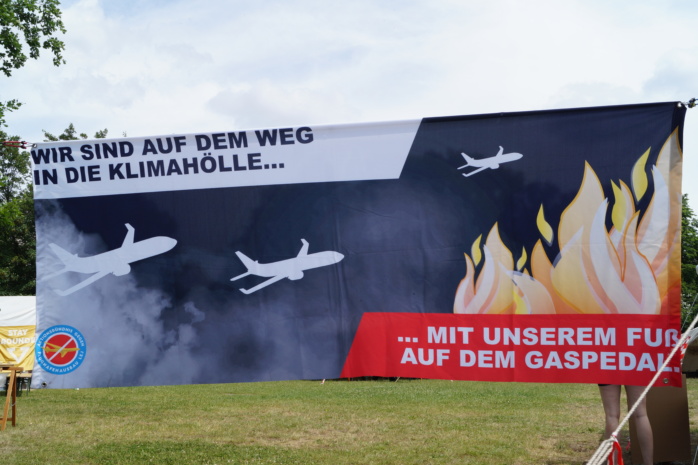 Camp im Richard-Wagner-Hain gegen den Ausbau des Frachtlughafens Leipzig/Halle am 25./26. Mai 2024. Foto: Yaro Allisat