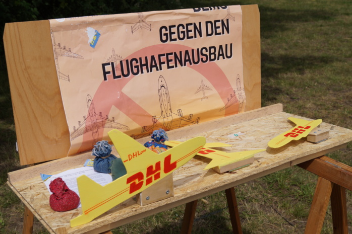 Camp im Richard-Wagner-Hain gegen den Ausbau des Frachtlughafens Leipzig/Halle am 25./26. Mai 2024. Foto: Yaro Allisat