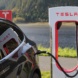 Tesla beim Tankvorgang