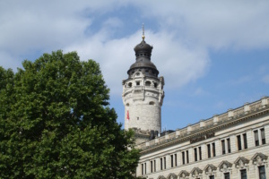 Der Turm des Neuen Rathauses. Foto: Ralf Julke