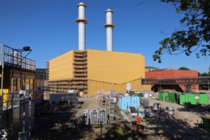 Das vorerst mit Erdgas betriebene Kraftwerk Süd der Stadtwerke Leipzig. Foto: Ralf Julke