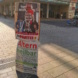 Wahlplakate in der Fußgängerzone.