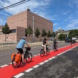 Die nun rot eingefärbte Fahrradweiche am Wilhelm-Leuschner-Platz. Foto: Luise Mosig