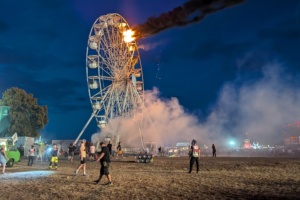 Auf dem Highfield-Festival geriet das Riesenrad in Flammen. Foto: LZ