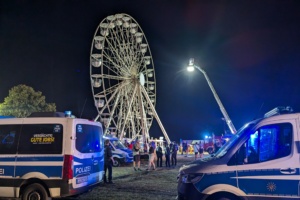 Auf dem Highfield-Festival geriet das Riesenrad in Flammen. Foto: LZ