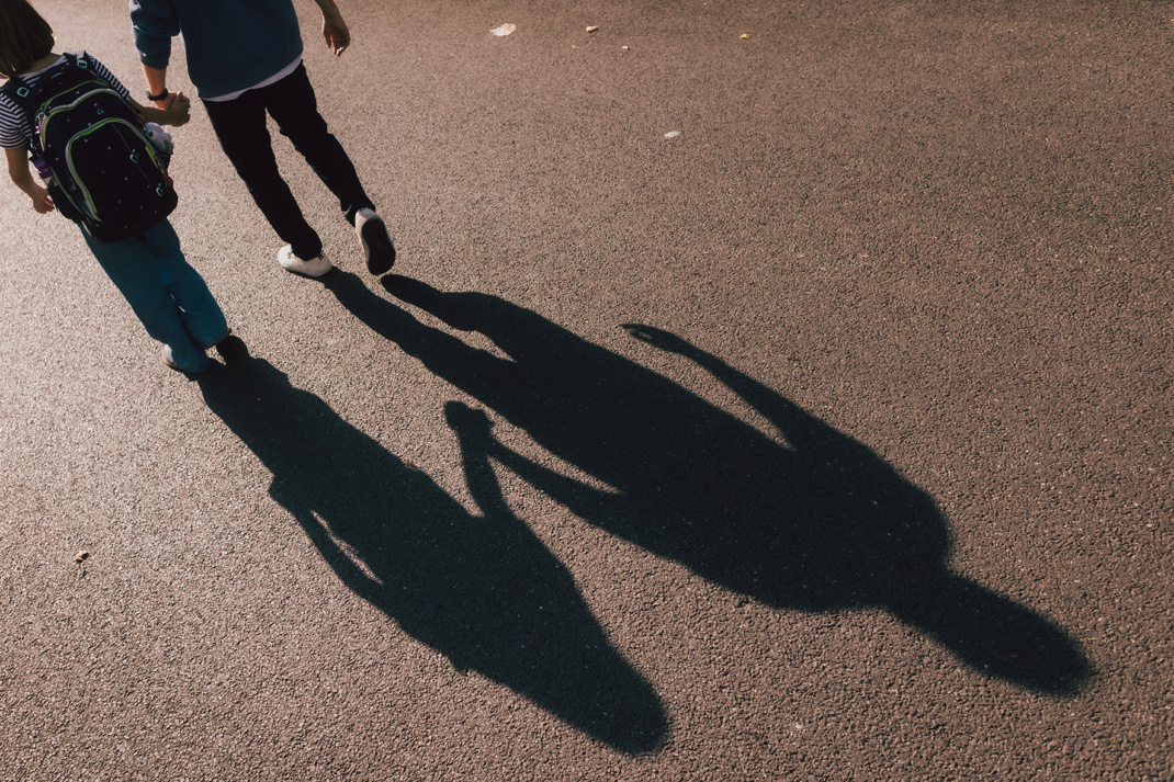 Auf dem Weg ... zur Kita oder zur Arbeit? – Beides muss drin sein: Durch mehr Ganztagsplätze in Kitas sollen mehr Eltern in Leipzig die Chance bekommen, noch einen Job zu machen, fordert die NGG. Foto: NGG | Florian Göricke