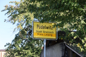 Ortsschild Pödelwitz.