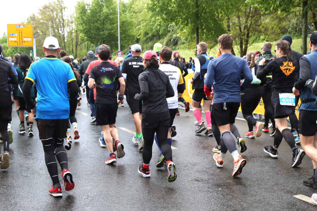 Marathonläufer von hinten