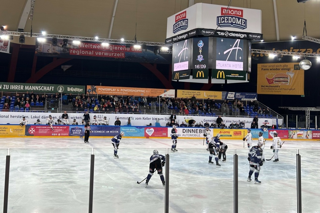 Spiel der IceFighters am Sonntag, den 13. Oktober, im anona ICEDOME. Foto: Helios Kliniken GmbH