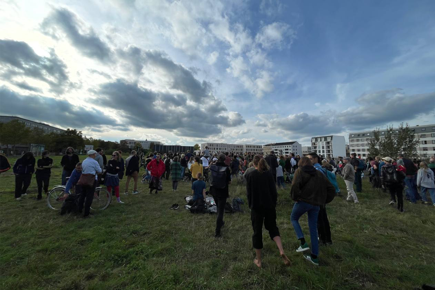 Kundgebung gegen die Bebauung des Jahrtausendfelds im Leipziger Westen.