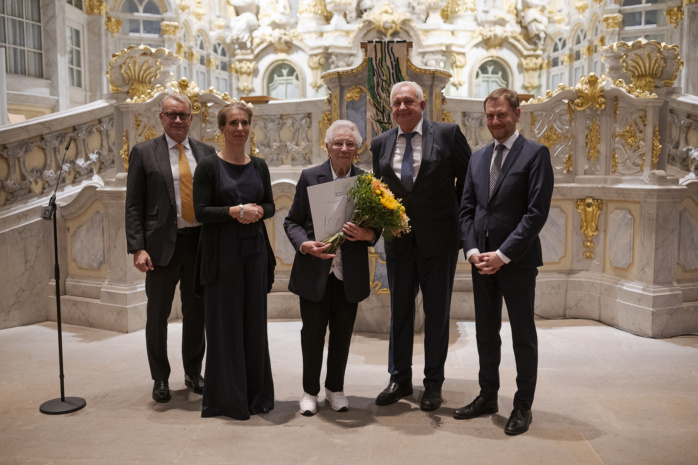 Sächsischer Bürgerpreis 2024 in Dresdner Frauenkirche verliehen - Preisträger Menschen helfen – Gemeinsinn stiften (Menschen) © Pawel Sosnowski)