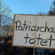 Schild mit der Aufschrift "Patriarchat tötet"