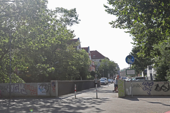 Der Limburger Steg, auch bekannt als „Entenbrücke“, verbindet die beiden Leipziger Stadtteile Plagwitz und Schleußig. Foto: Jan Kaefer (Archiv)