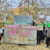 Personengruppe mit Bannern und PLakaten