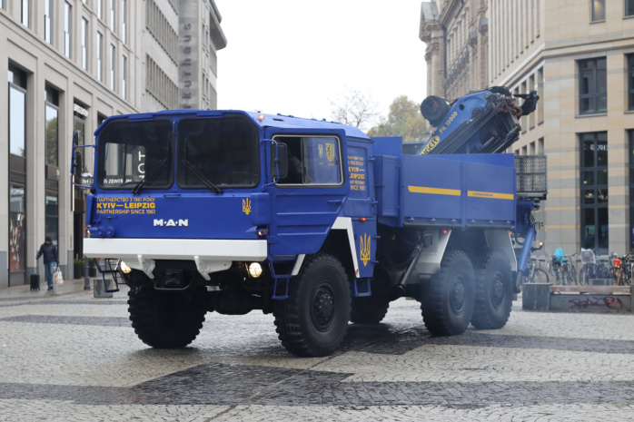 Leipzig spendet ein Kranfahrzeug für seine ukrainische Partnerstadt Kyjiw. Foto: Jan Kaefer