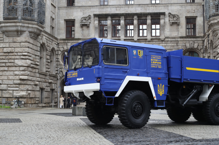 Leipzig spendet ein Kranfahrzeug für seine ukrainische Partnerstadt Kyjiw. Foto: Jan Kaefer