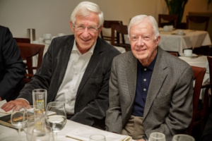 Franz Alt und Jimmy Carter 2012 in Bochum.