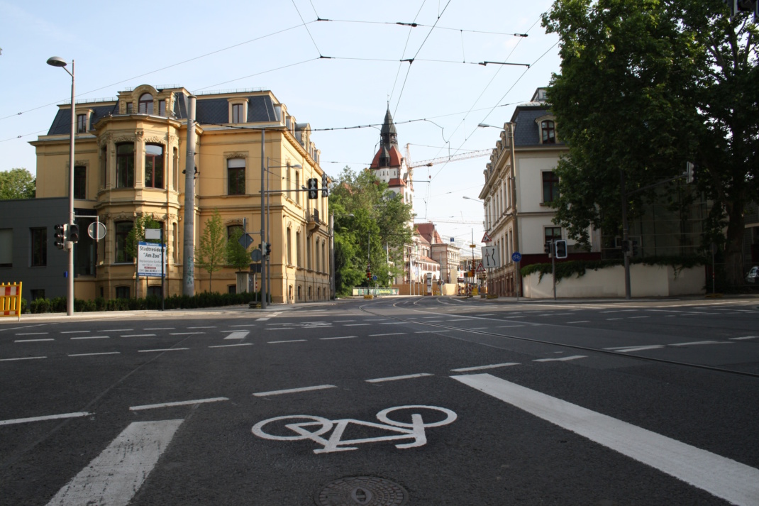 Pfaffendorfer Straße mit Blick zur Kongresshalle.