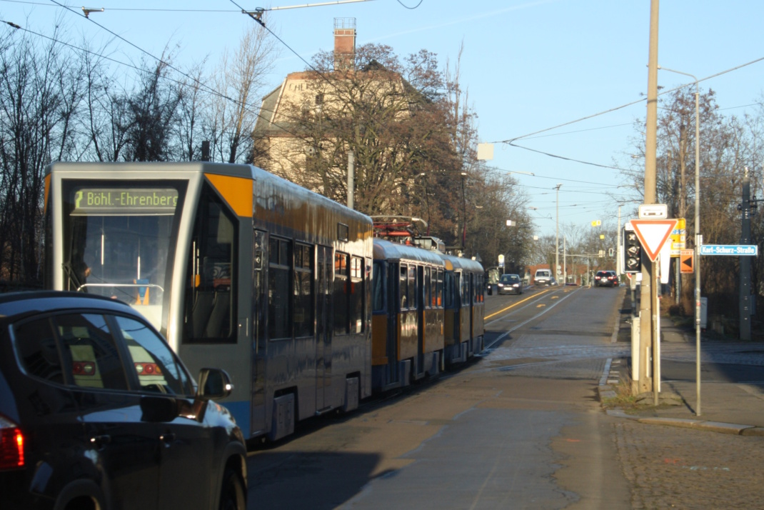 Auffahrt zu den Georg-Schwarz-Brücken von der Georg-Schwarz-Straße aus.