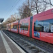 Straßenbahn der LVB am Völkerschlachtdenkmal.