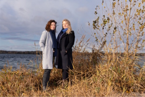 Hjördis Baacke und Kathrin Henschler.